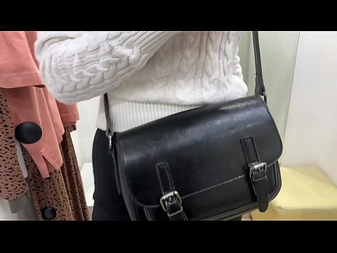❤️ Masturbim publik i kurvës së re FeralBerry me një dildo në dhomën e montimit Video e ndyrë  në pornografi sq.taxiklass.ru ❌